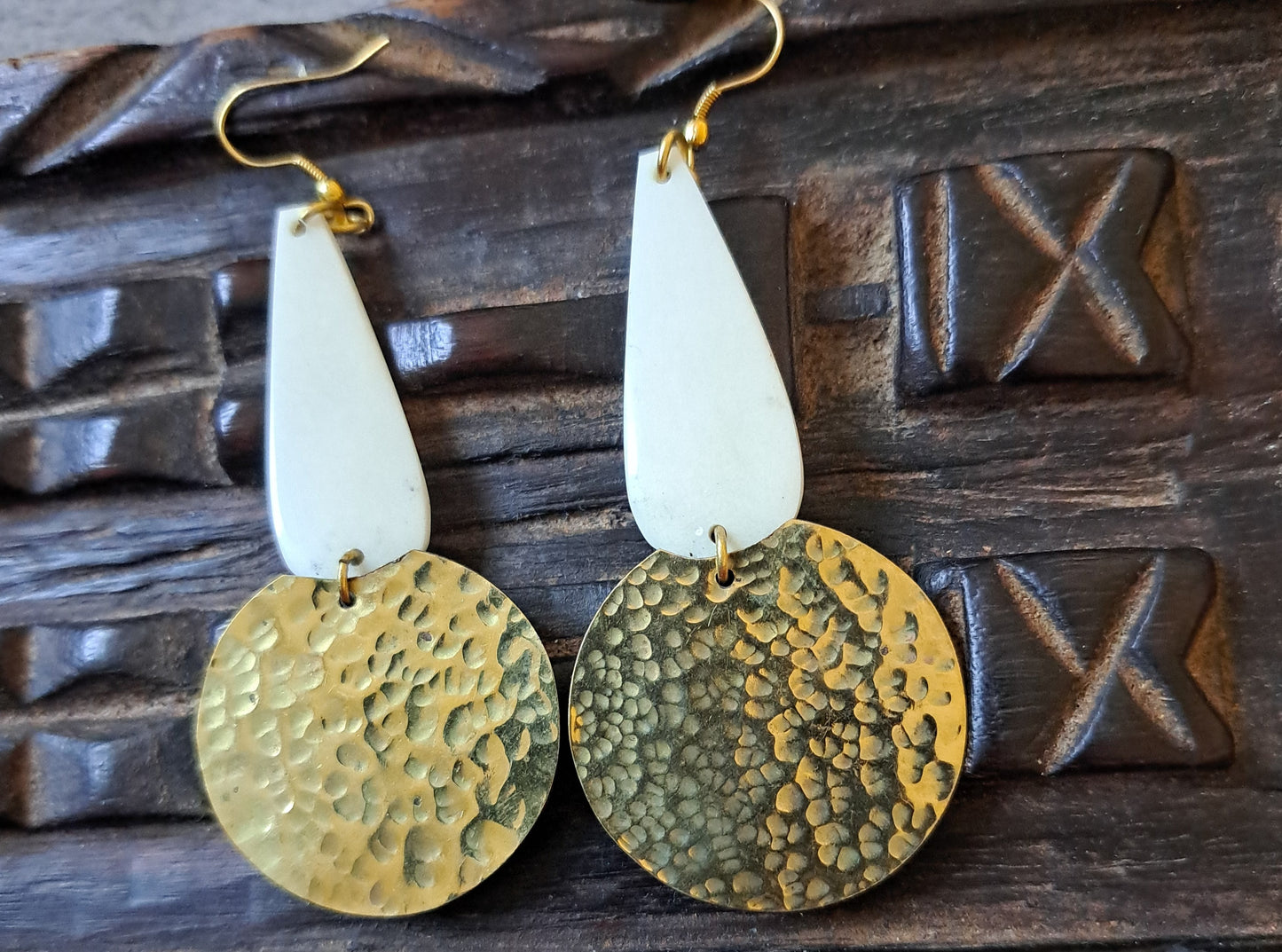 Boucles d oreilles bones