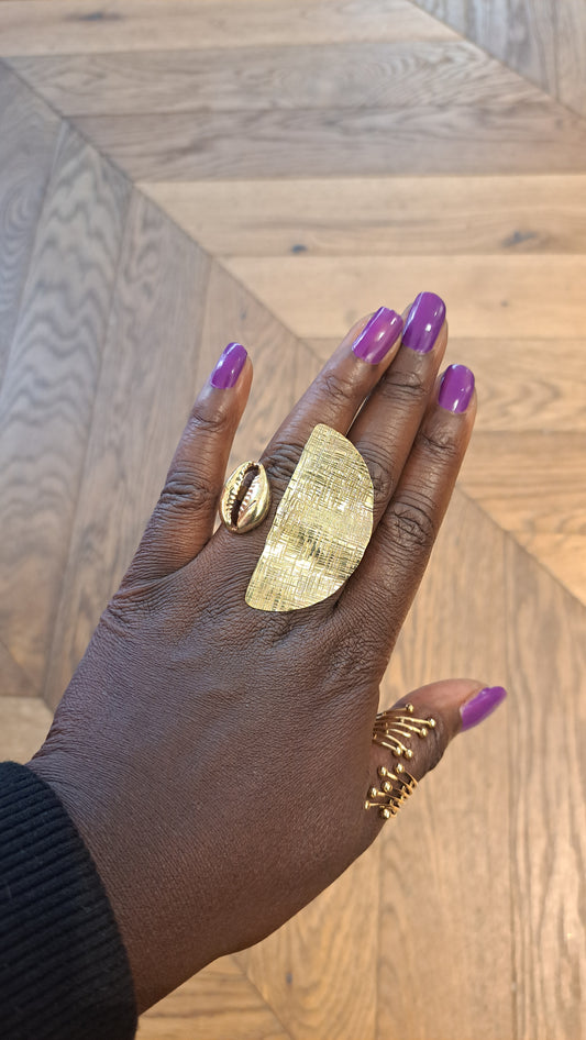 Bague cauri dore