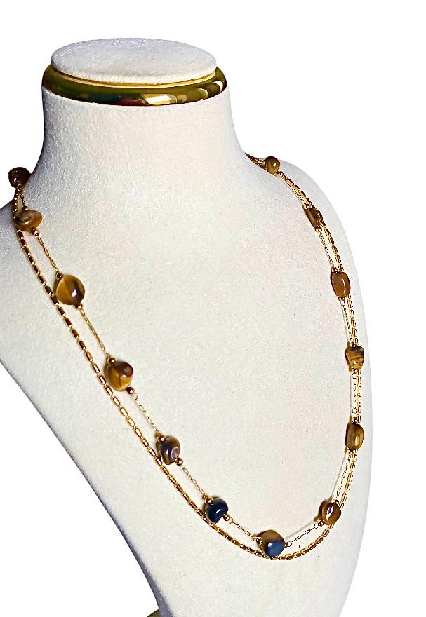 Collier Sika – Triple rang en œil-de-tigre et chaînes dorées